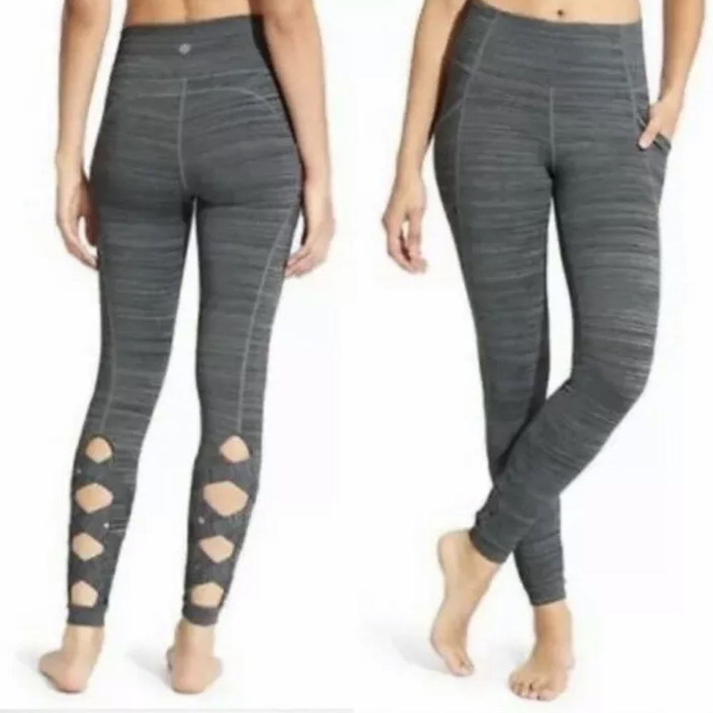 Athleta Chaturanga Cut Out Criss Cross Full Length Leggings. Size XS